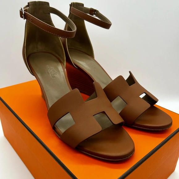 HERMES legend sandals Camel Gold Size 37.5 With Box And Dustbags - Picture 1 of 16